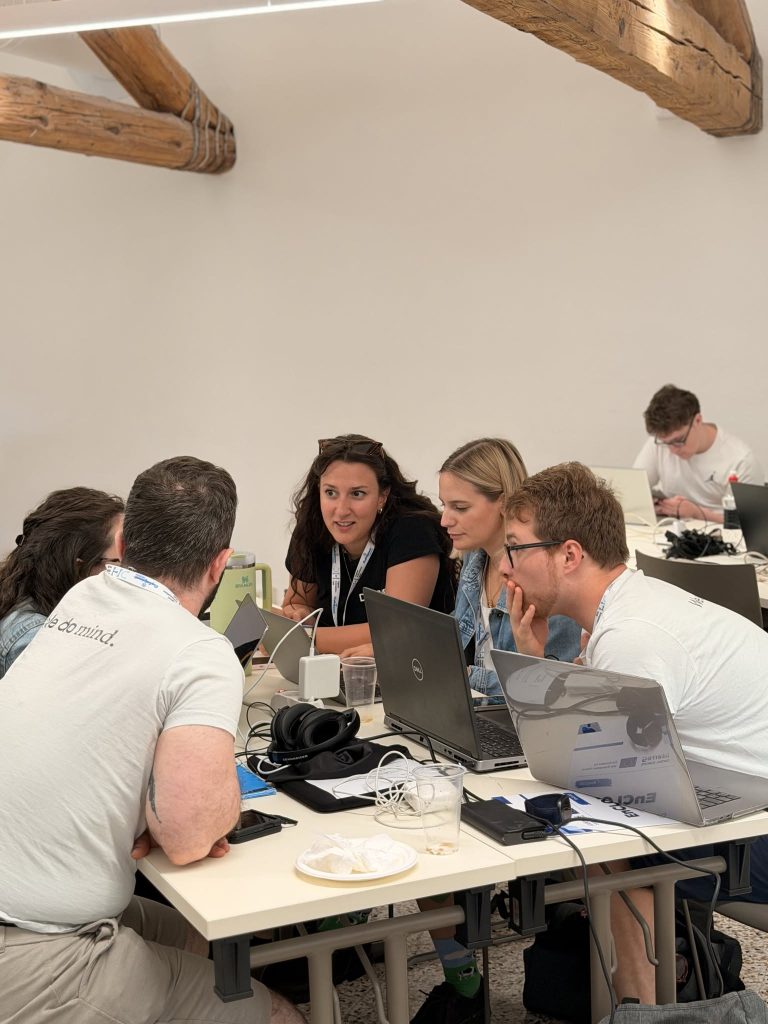 cos'è un hackathon